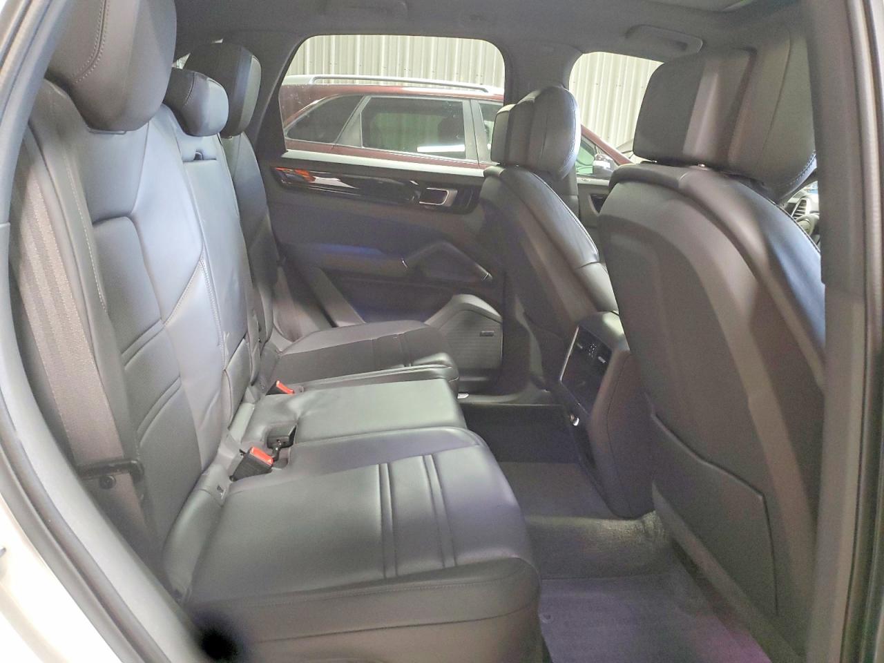 2021 PORSCHE CAYENNE photo 10