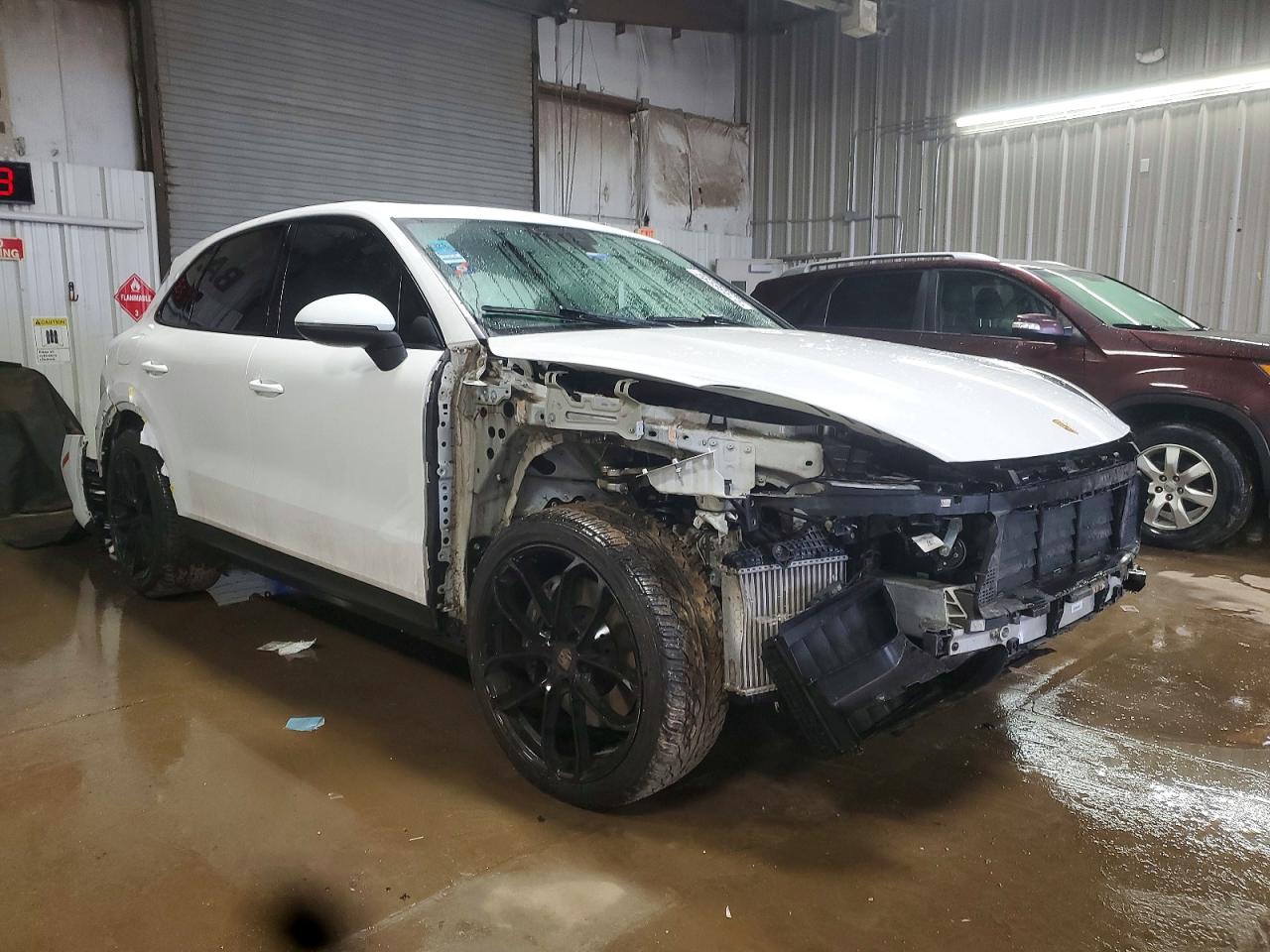 2021 PORSCHE CAYENNE photo 4