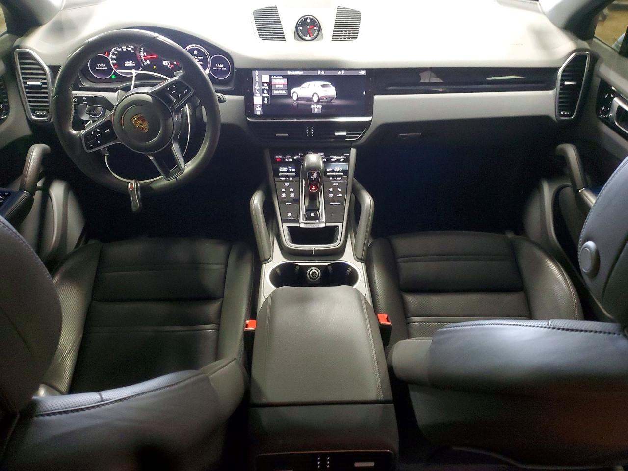 2021 PORSCHE CAYENNE photo 8