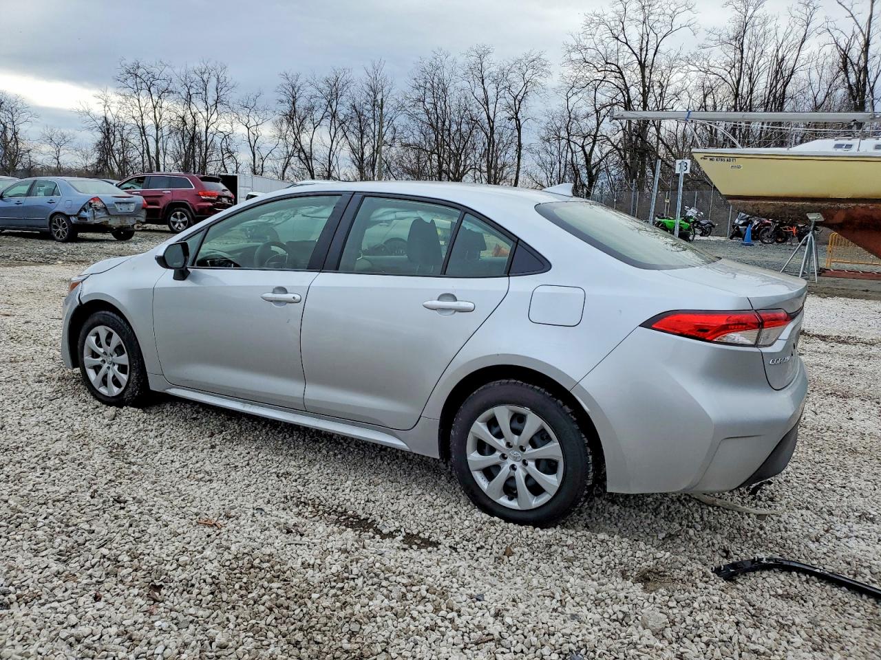 2025 TOYOTA COROLLA LE photo 2