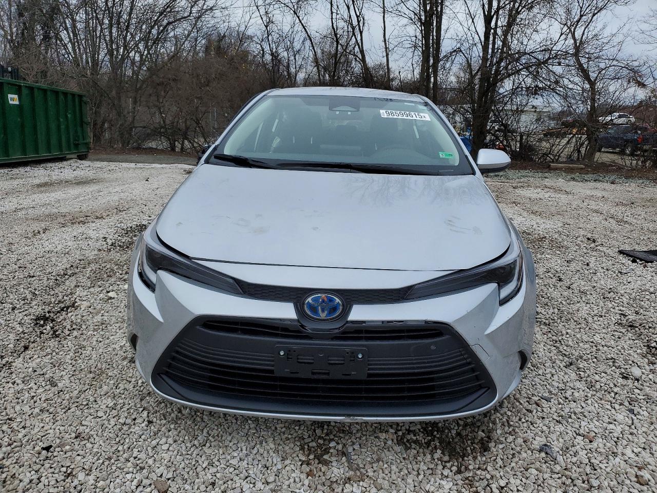 2025 TOYOTA COROLLA LE photo 5