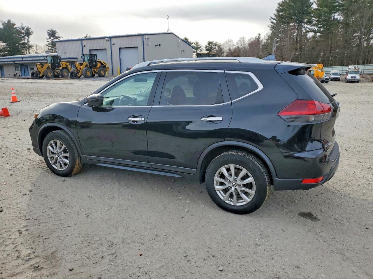 2018 NISSAN ROGUE S photo 2