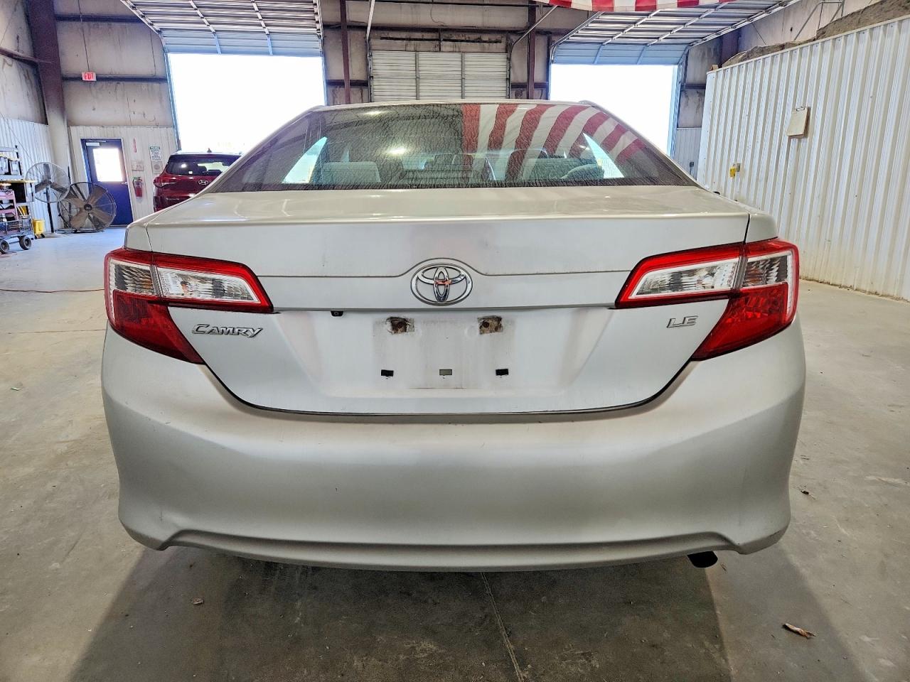 2014 TOYOTA CAMRY L photo 6