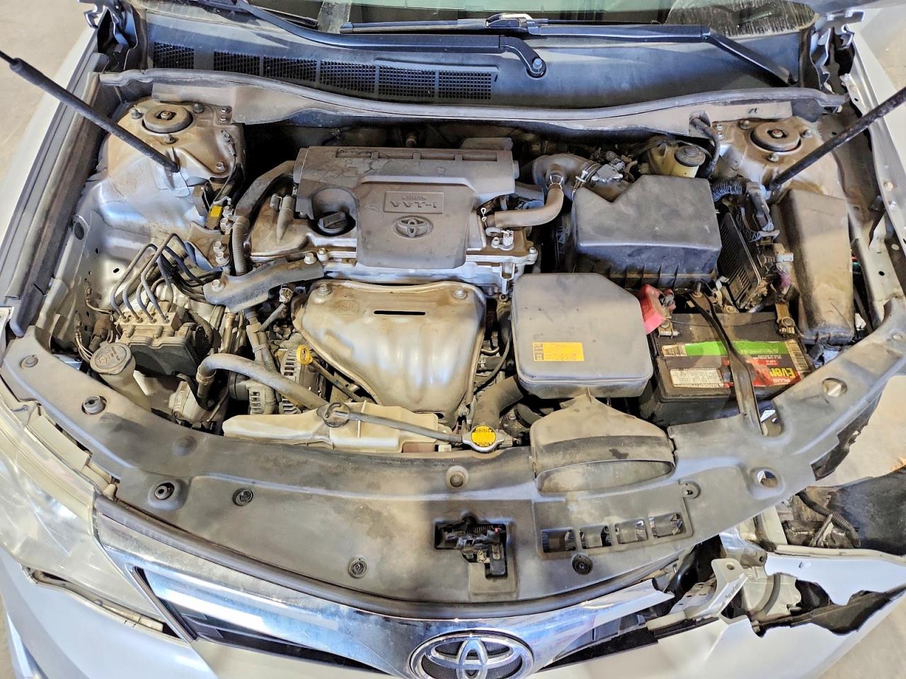 2014 TOYOTA CAMRY L photo 11