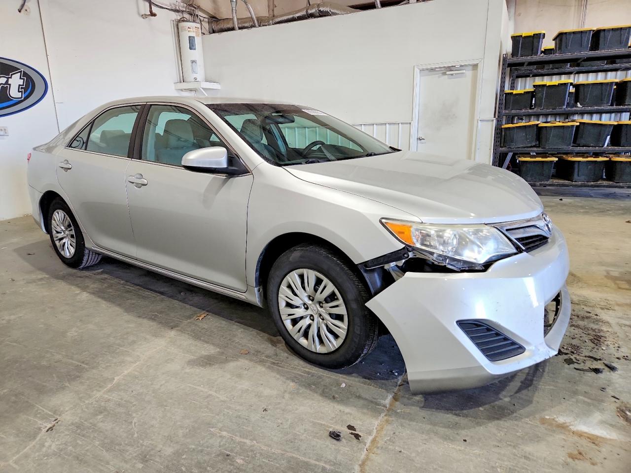 2014 TOYOTA CAMRY L photo 4