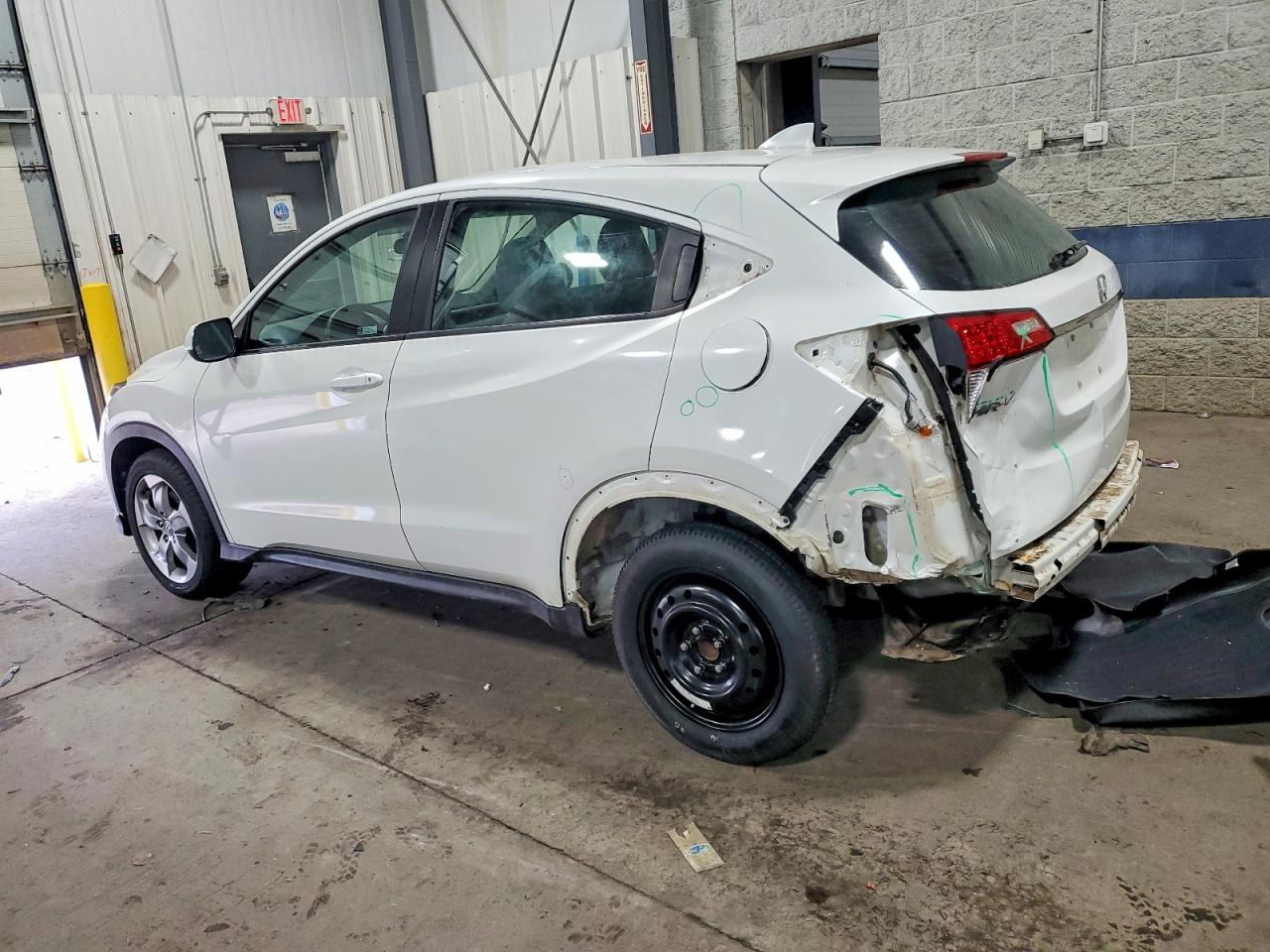 2019 HONDA HR-V LX photo 2