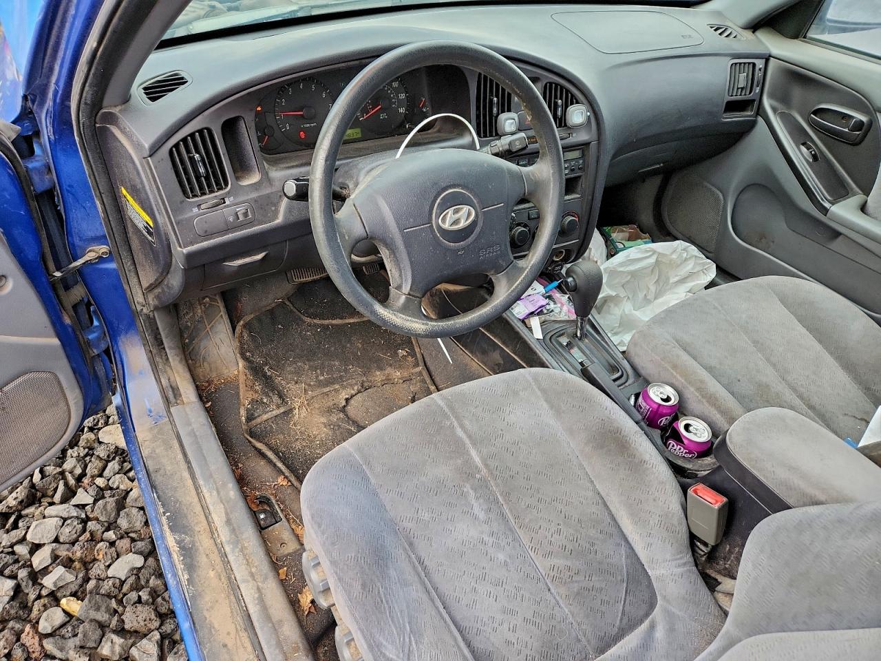2004 HYUNDAI ELANTRA GLS photo 8
