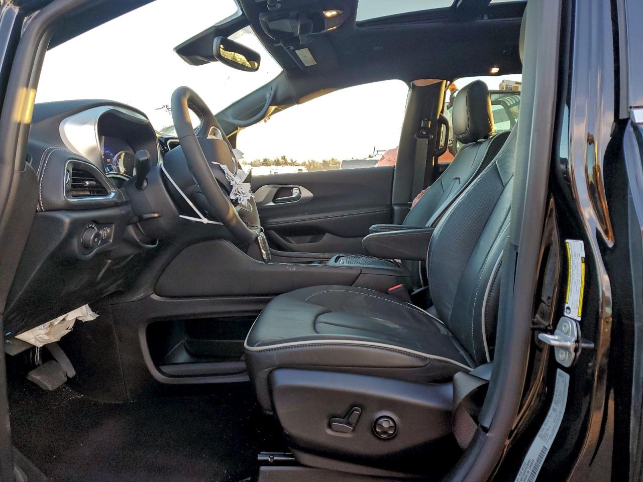 2026 CHRYSLER PACIFICA LIMITED photo 7