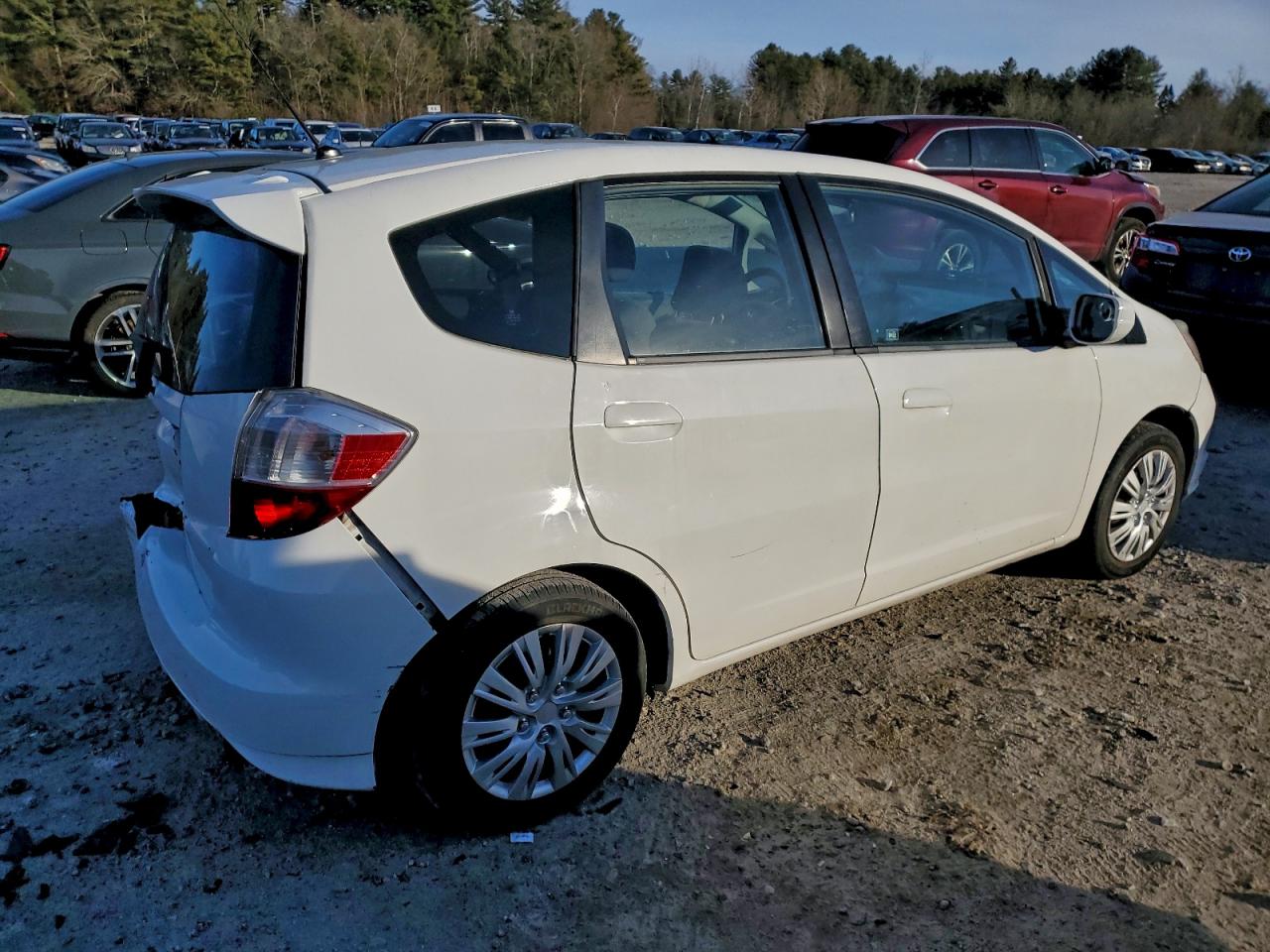 2011 HONDA FIT photo 3