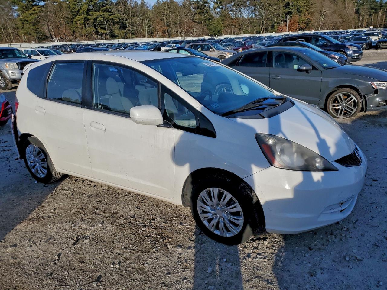 2011 HONDA FIT photo 4