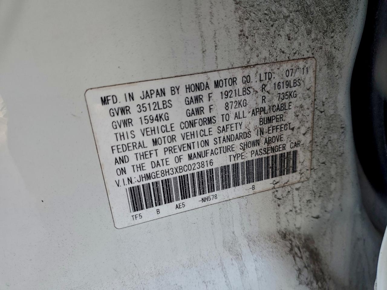 2011 HONDA FIT photo 12