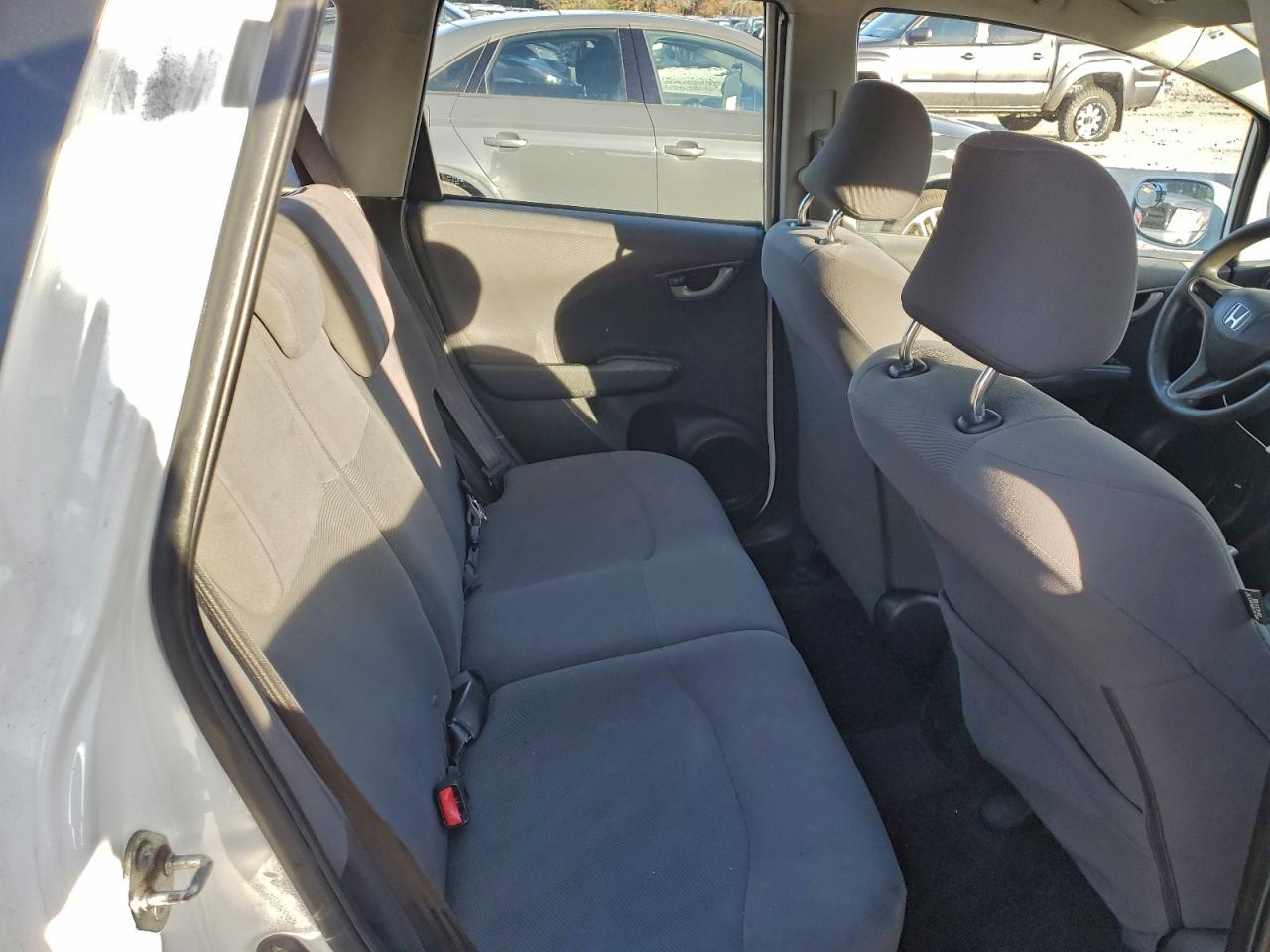 2011 HONDA FIT photo 10