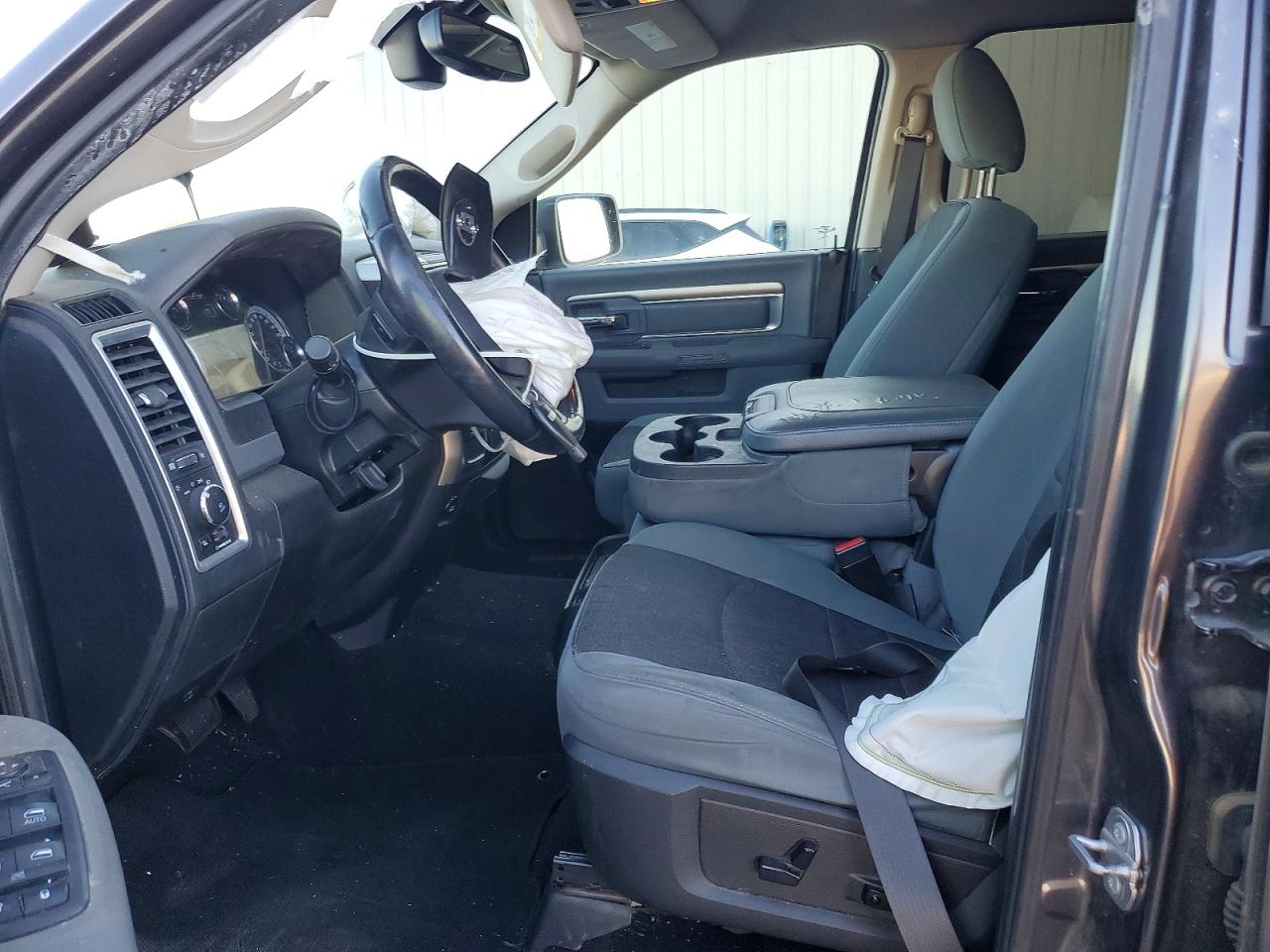2019 RAM 1500 CLASSIC SLT photo 7