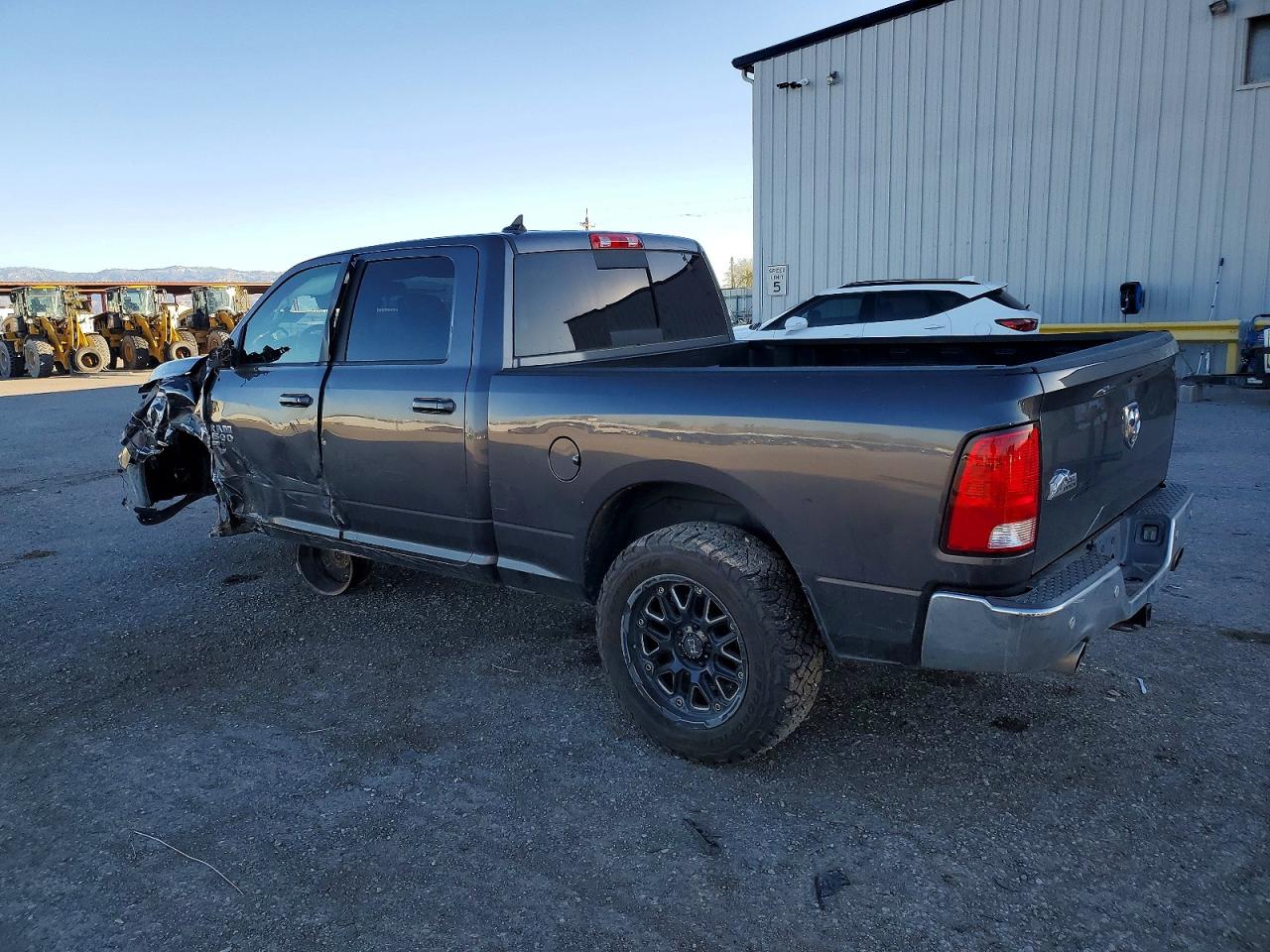 2019 RAM 1500 CLASSIC SLT photo 2