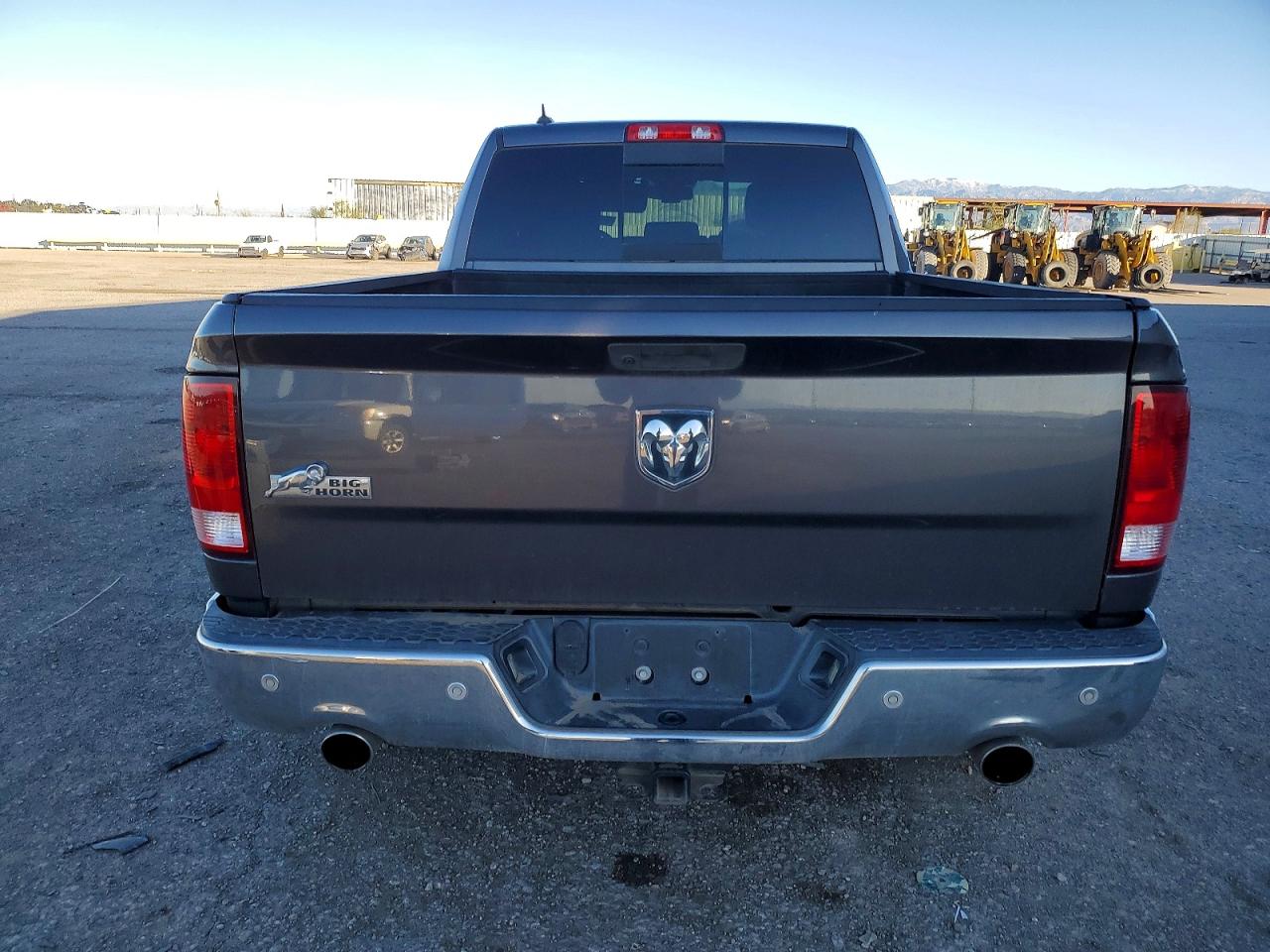 2019 RAM 1500 CLASSIC SLT photo 6