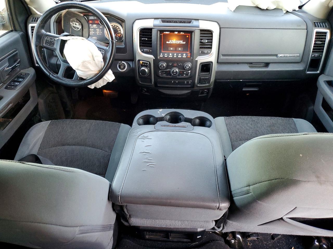 2019 RAM 1500 CLASSIC SLT photo 8