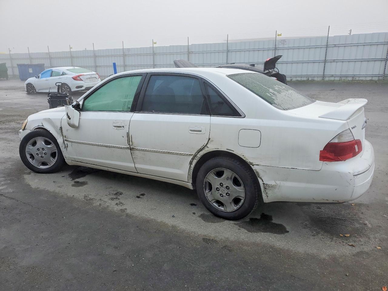 2003 TOYOTA AVALON XL photo 2