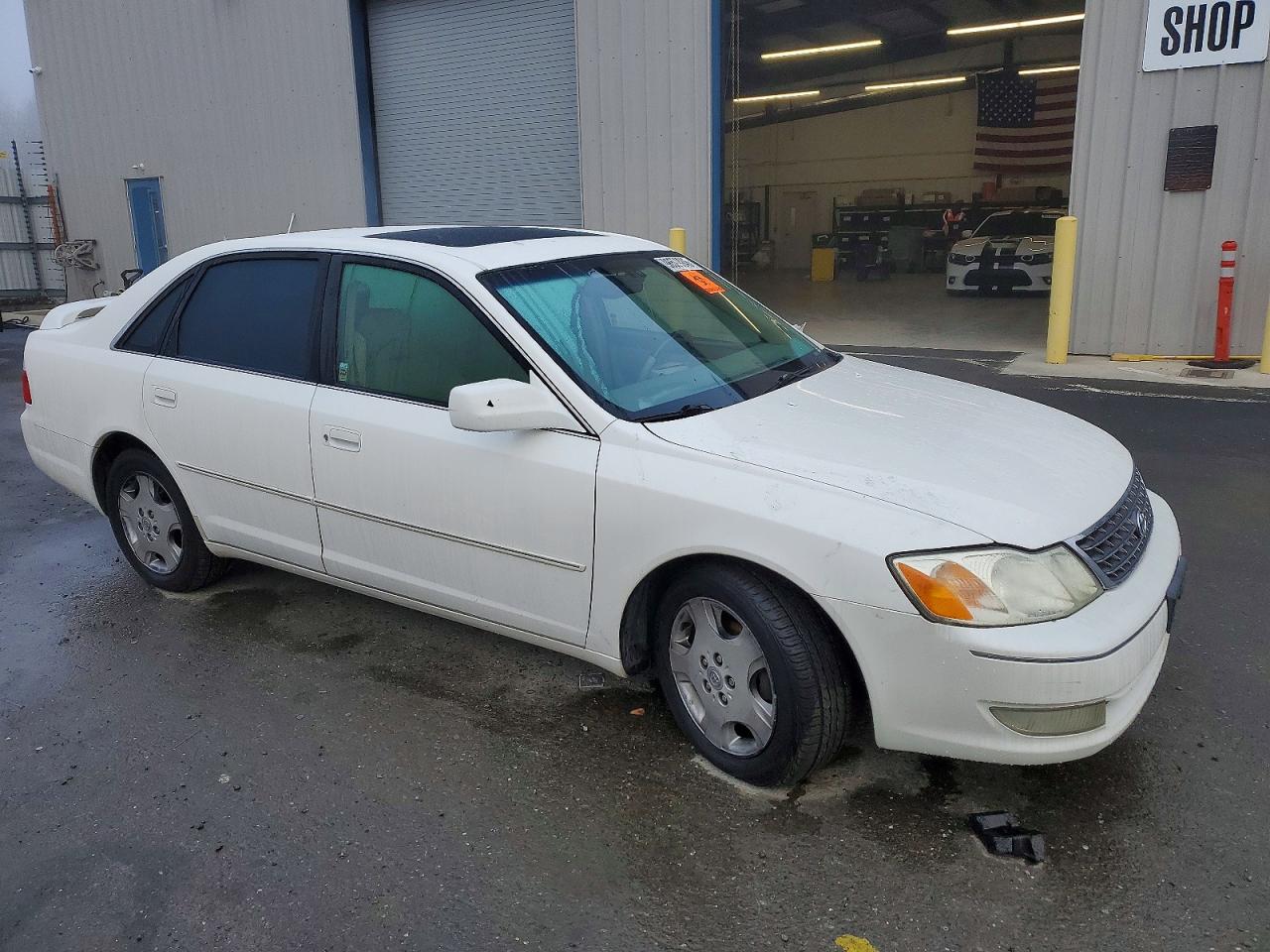 2003 TOYOTA AVALON XL photo 4