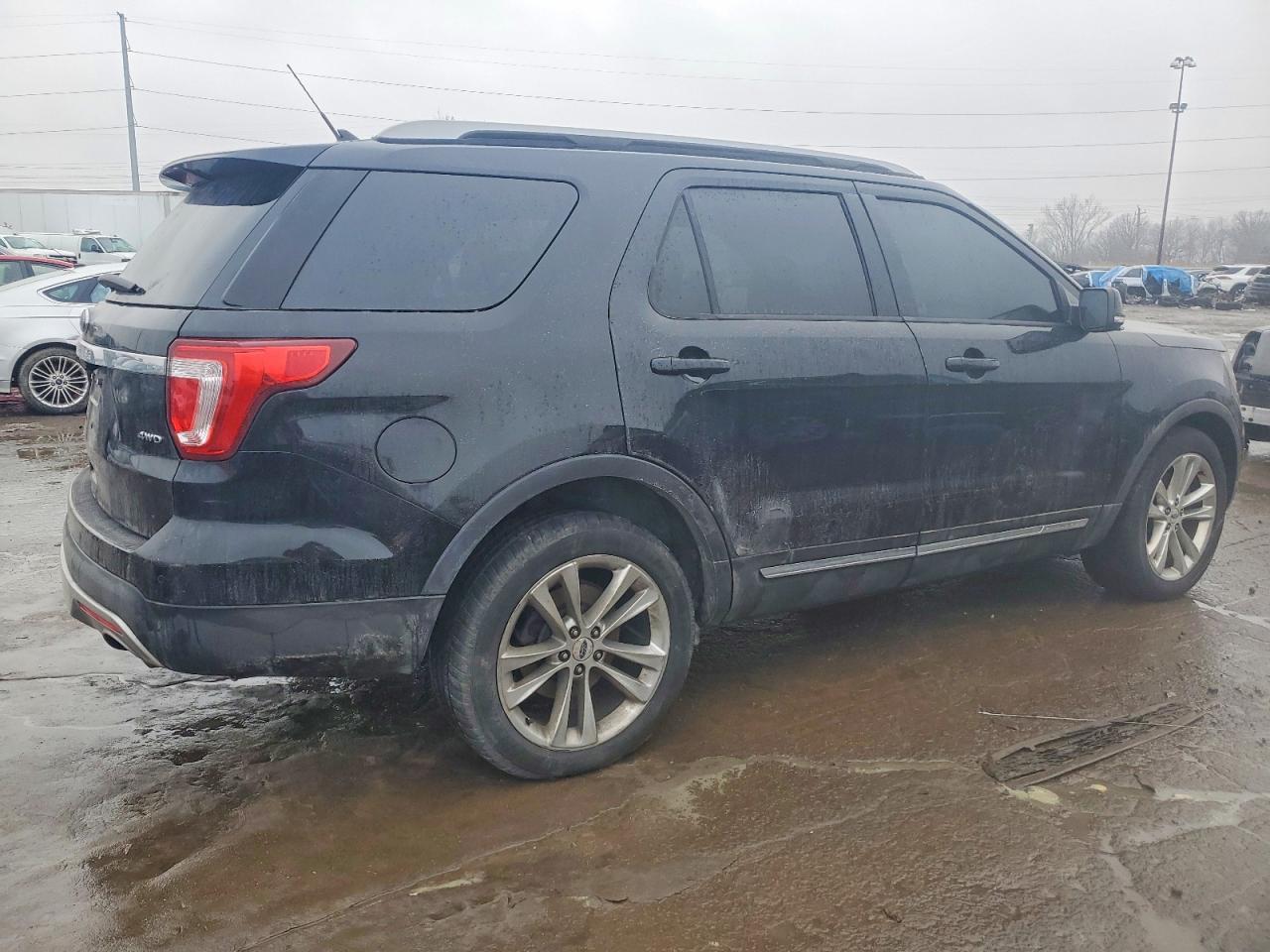 2018 FORD EXPLORER XLT photo 3