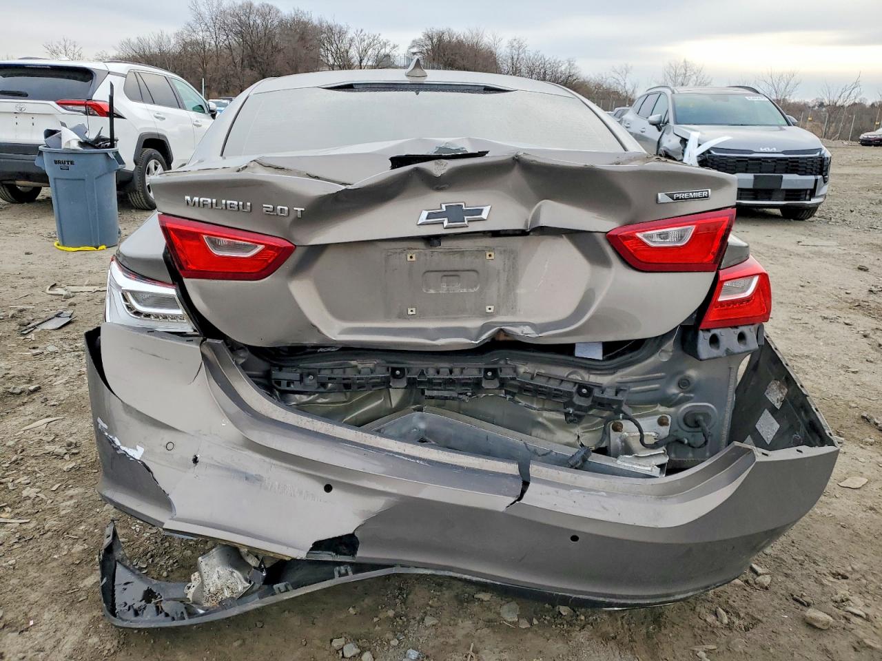 2017 CHEVROLET MALIBU PREMIER photo 6