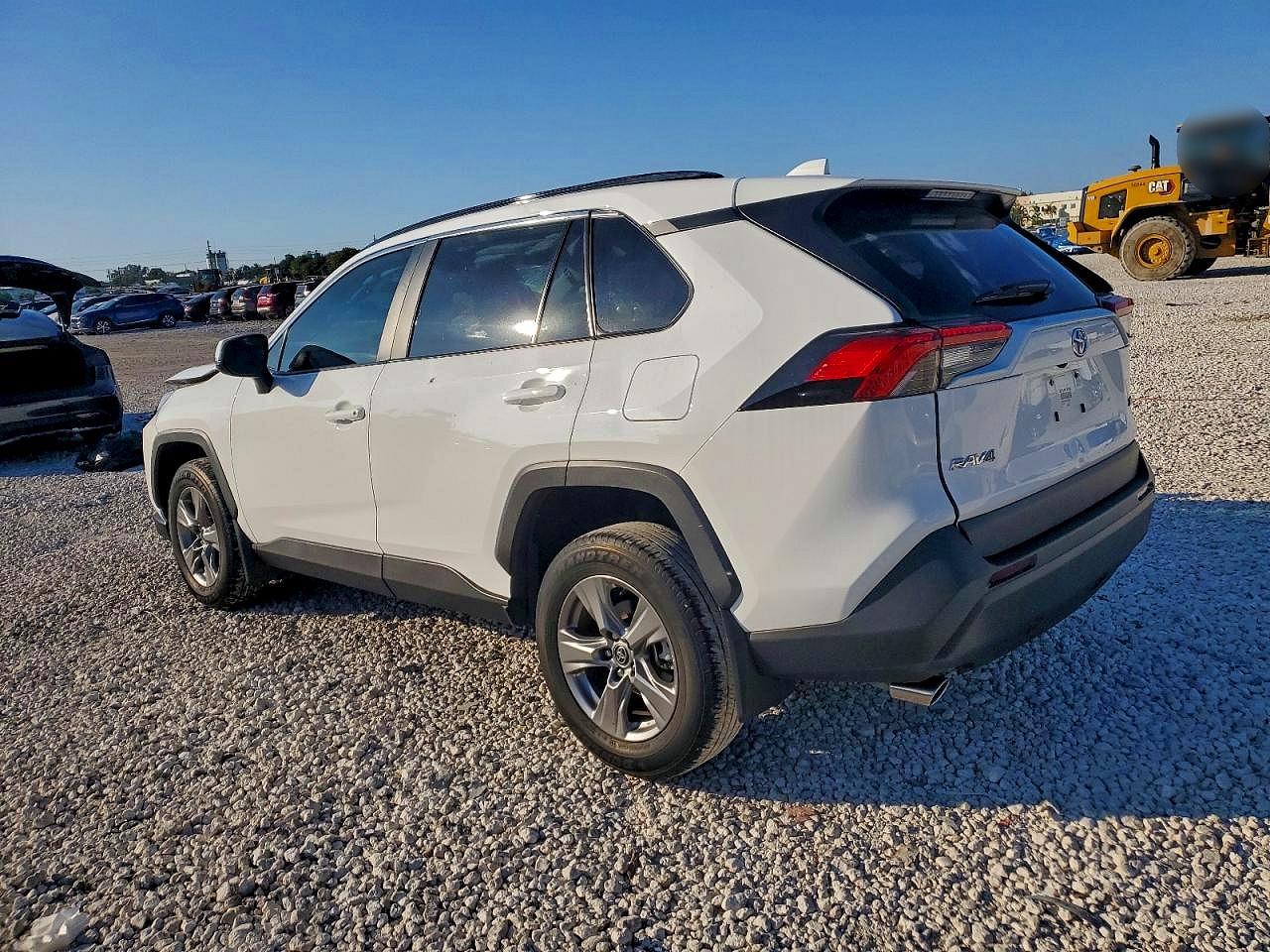 2024 TOYOTA RAV4 XLE photo 2