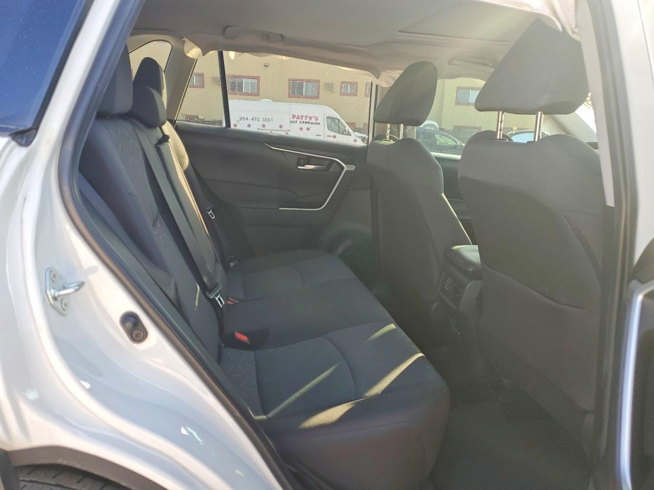 2024 TOYOTA RAV4 XLE photo 10