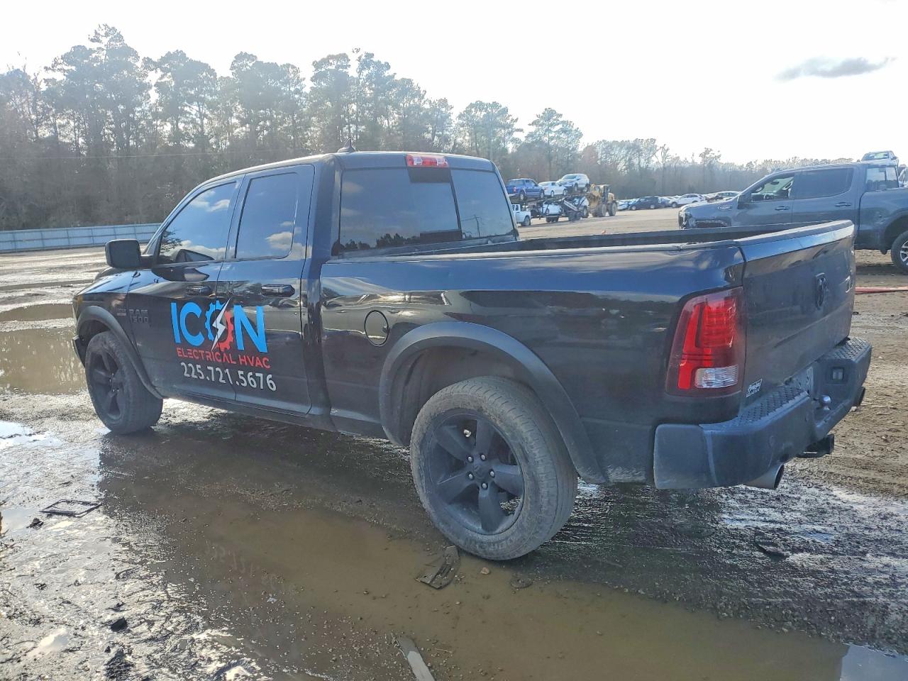 2019 RAM 1500 CLASSIC SLT photo 2