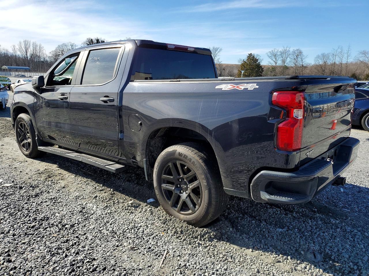 2023 CHEVROLET SILVERADO K1500 CUSTOM photo 2