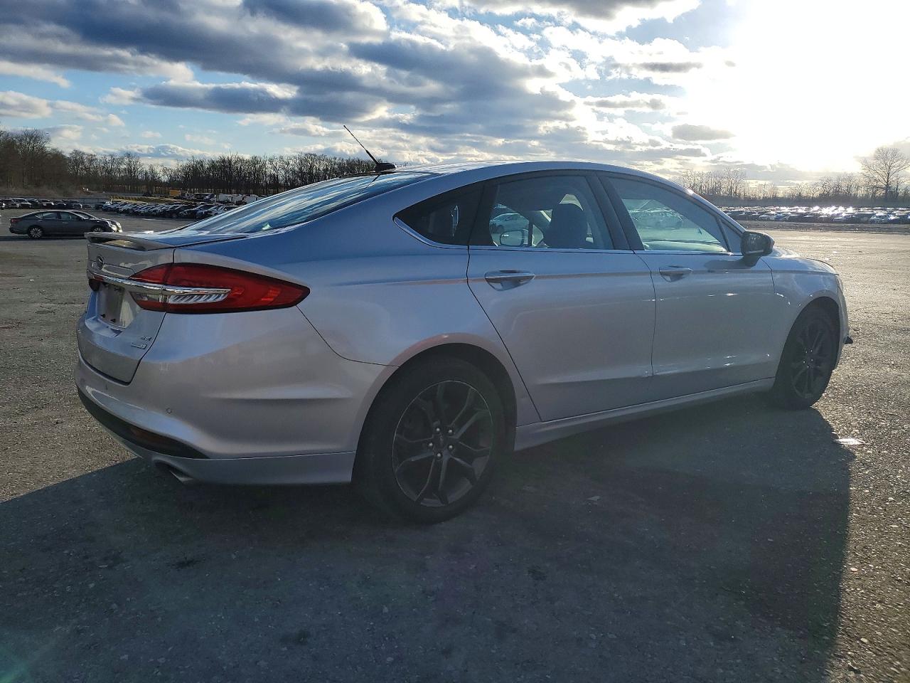 2018 FORD FUSION SE photo 3