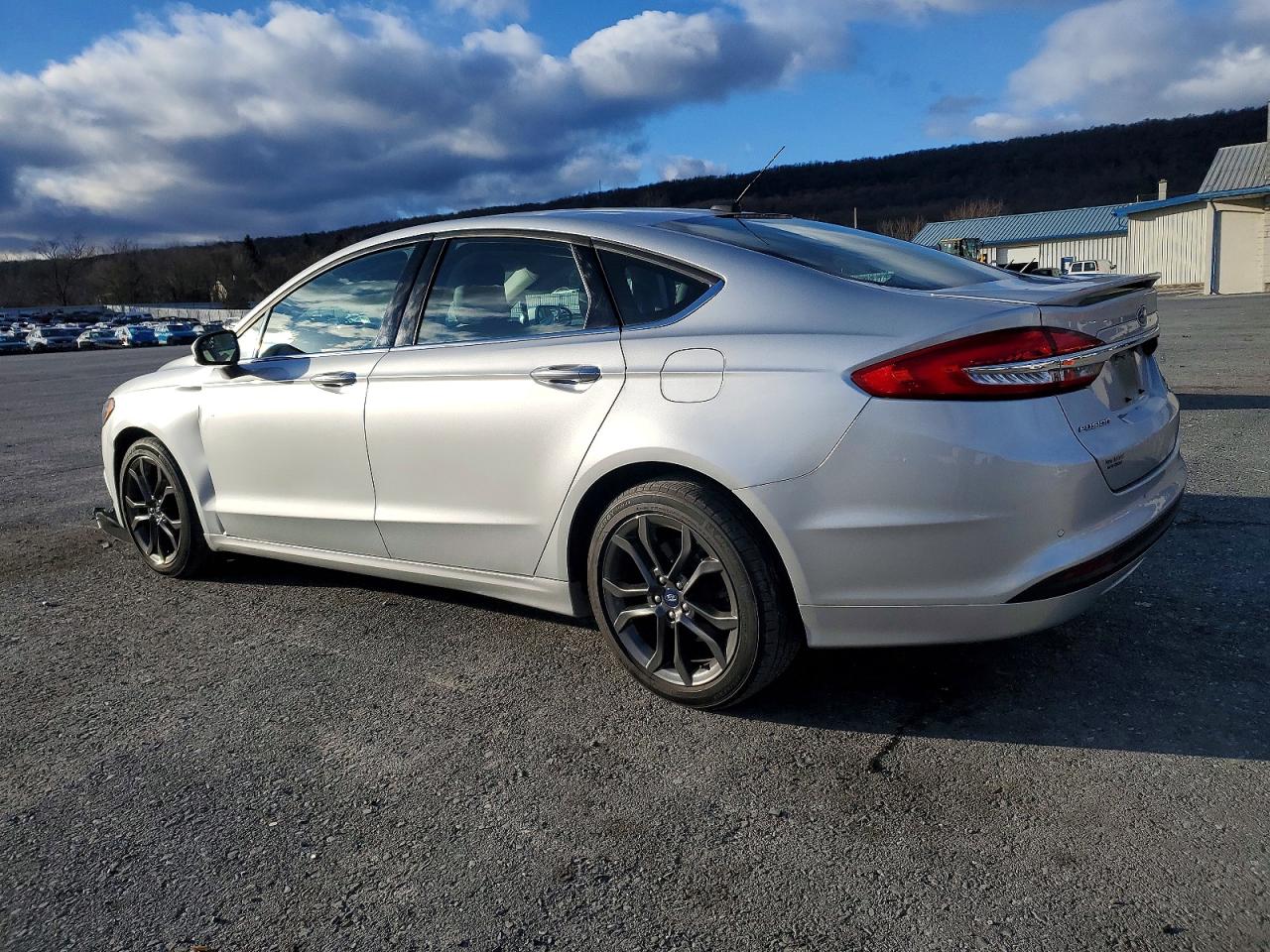 2018 FORD FUSION SE photo 2
