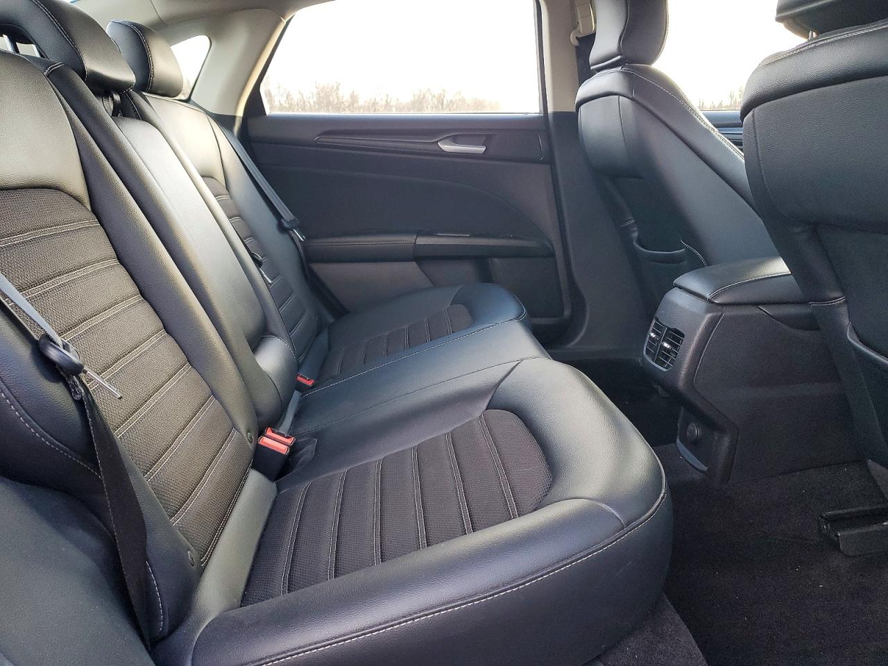 2018 FORD FUSION SE photo 10