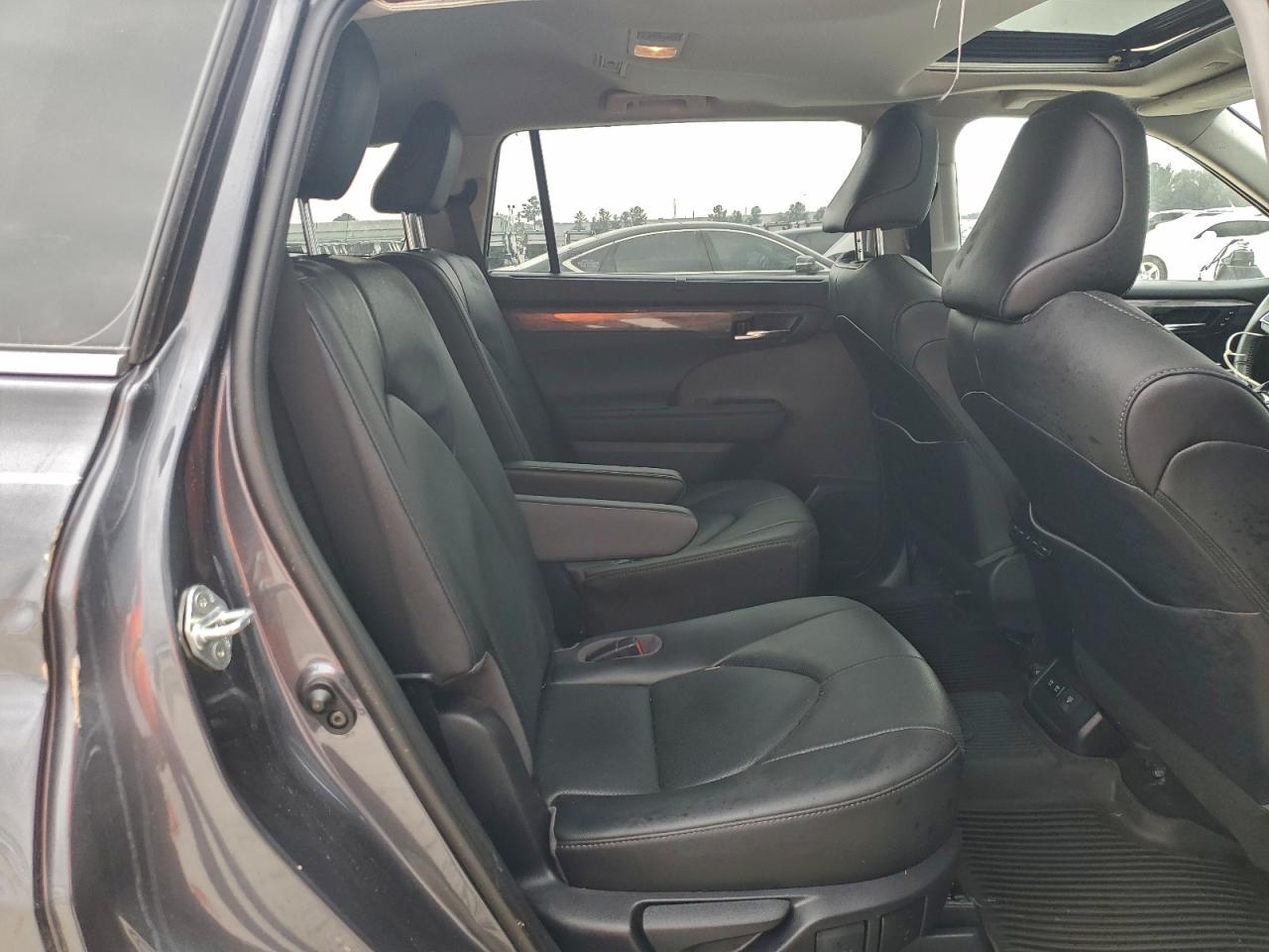 2020 TOYOTA HIGHLANDER LIMITED photo 11