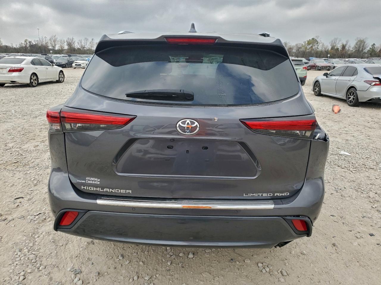 2020 TOYOTA HIGHLANDER LIMITED photo 6