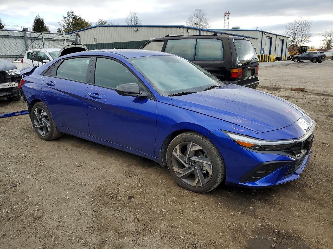 2025 HYUNDAI ELANTRA SEL SPORT photo 4