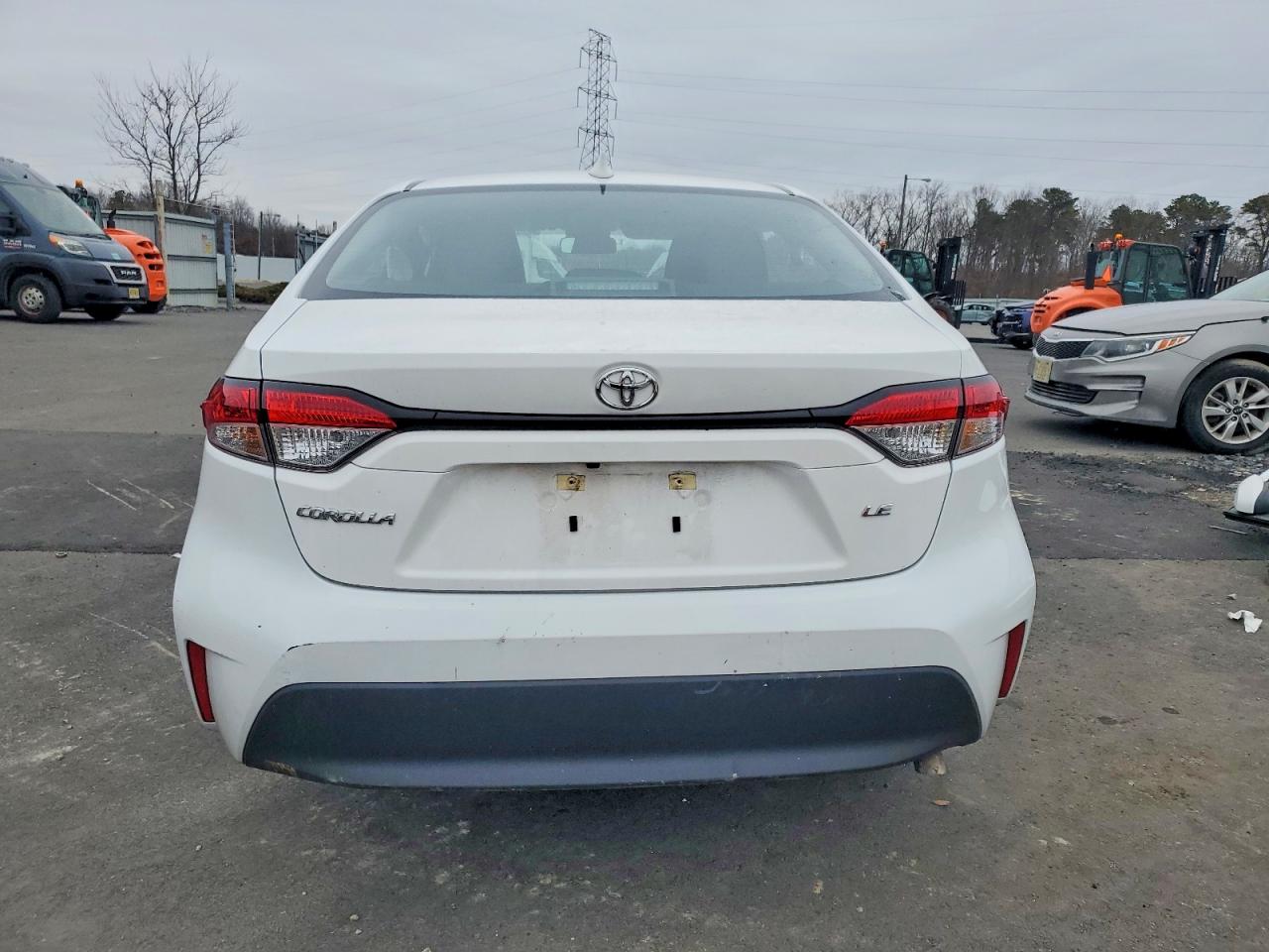 2025 TOYOTA COROLLA LE photo 6