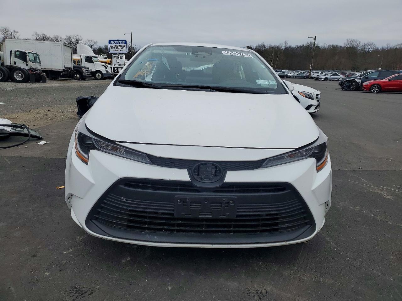2025 TOYOTA COROLLA LE photo 5