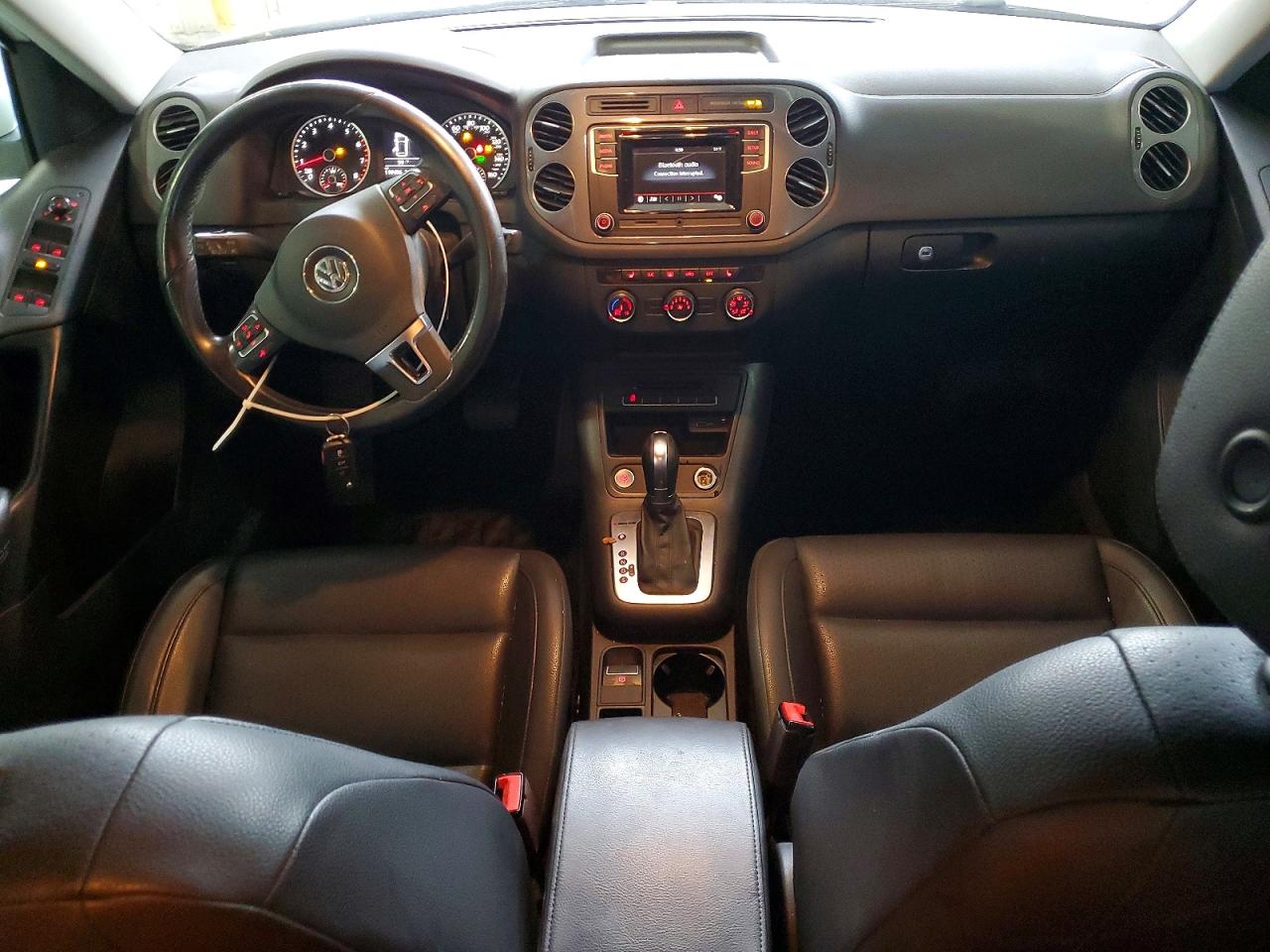 2016 VOLKSWAGEN TIGUAN S photo 8