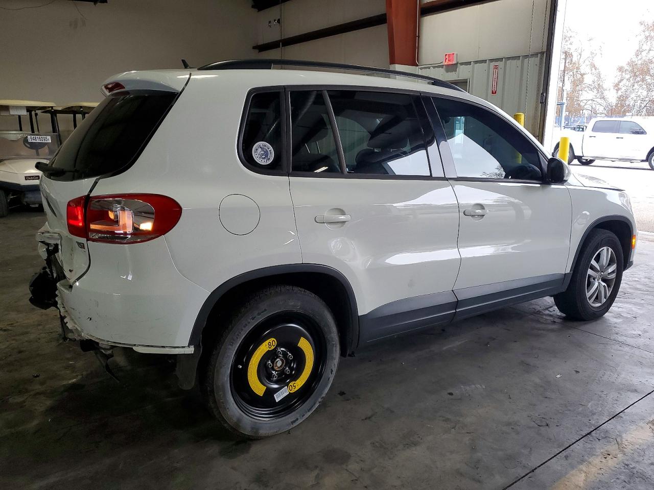 2016 VOLKSWAGEN TIGUAN S photo 3