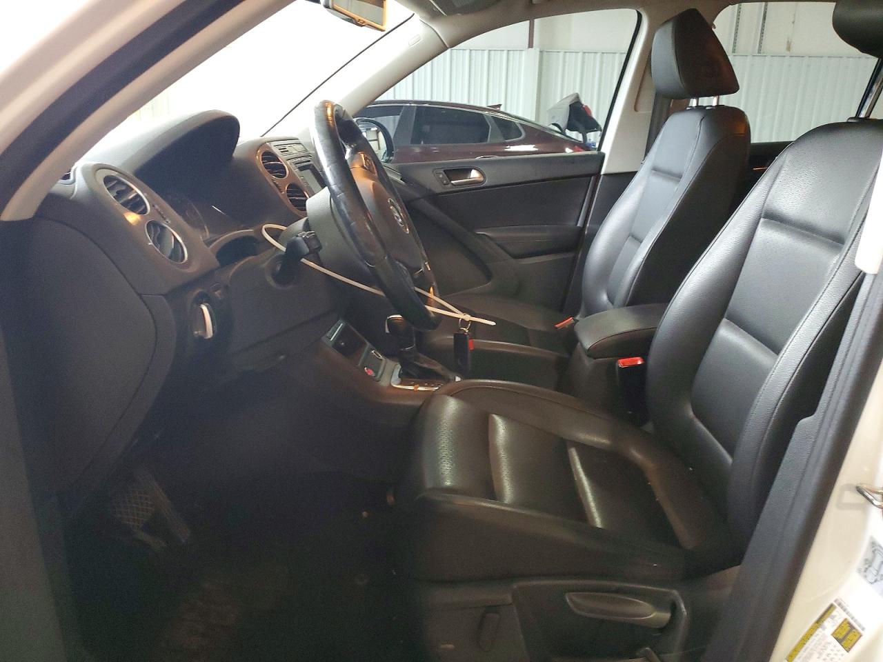 2016 VOLKSWAGEN TIGUAN S photo 7