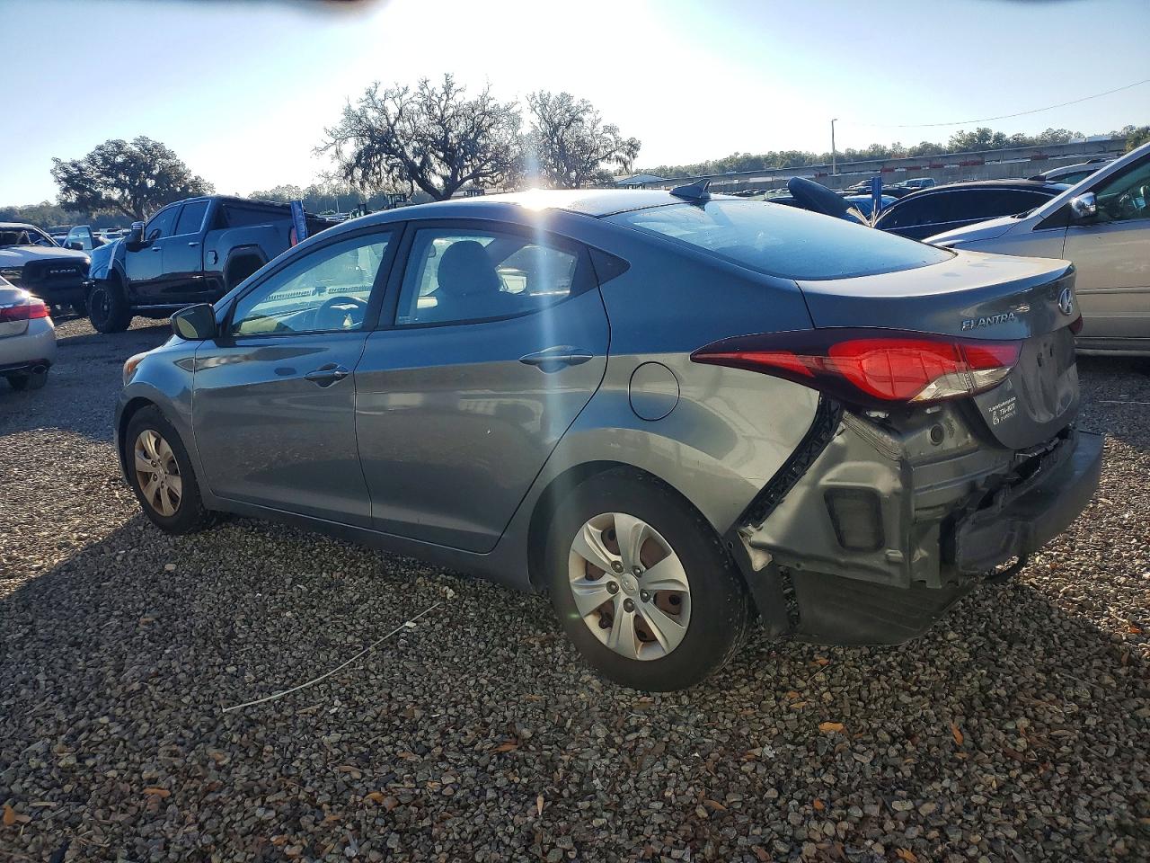 2016 HYUNDAI ELANTRA SE photo 2
