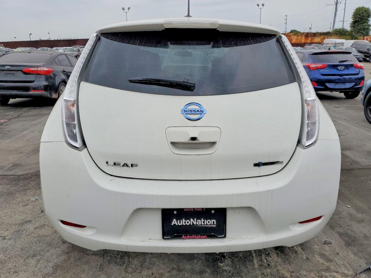 2017 NISSAN LEAF S photo 6
