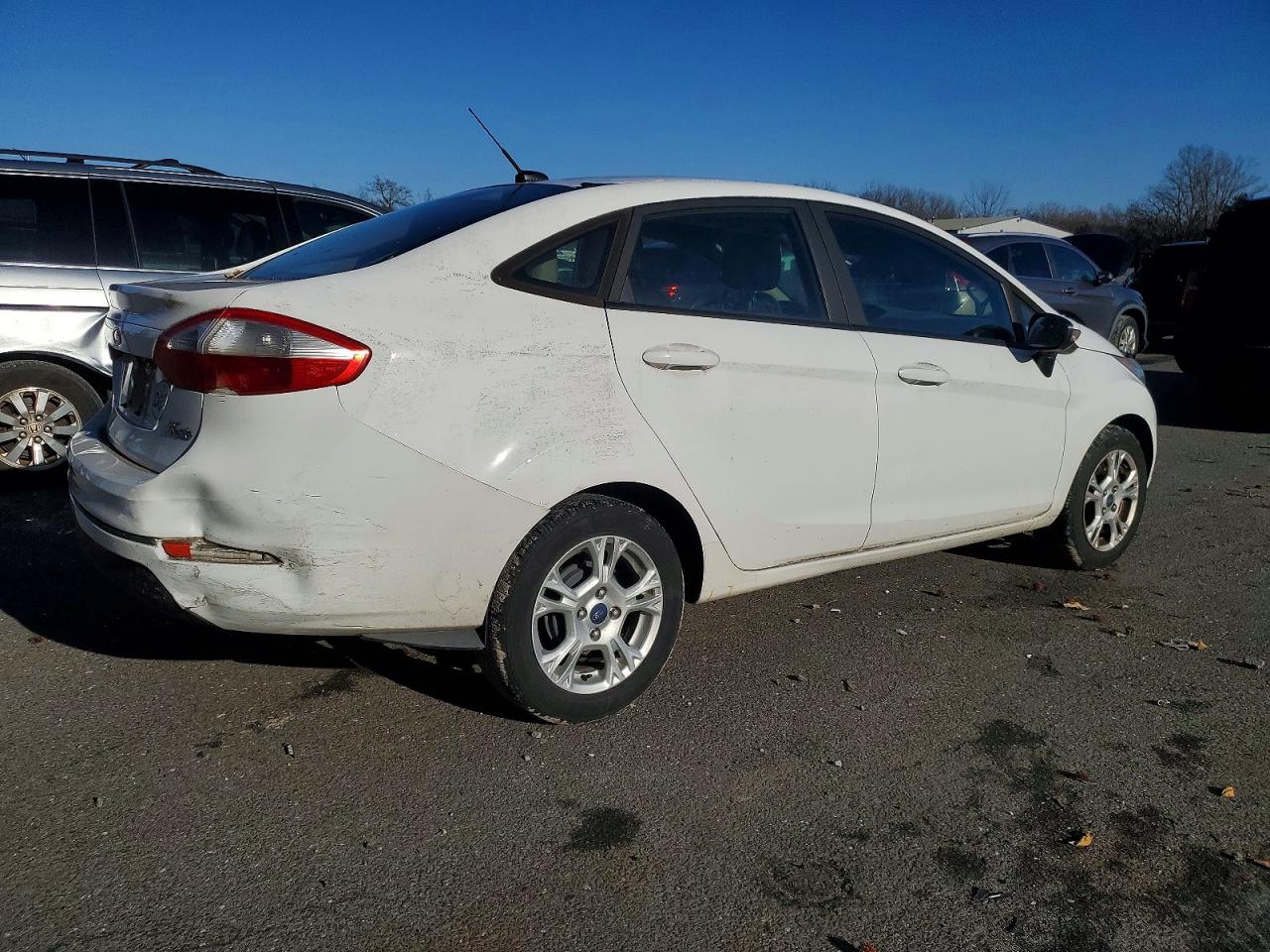 2016 FORD FIESTA SE photo 3
