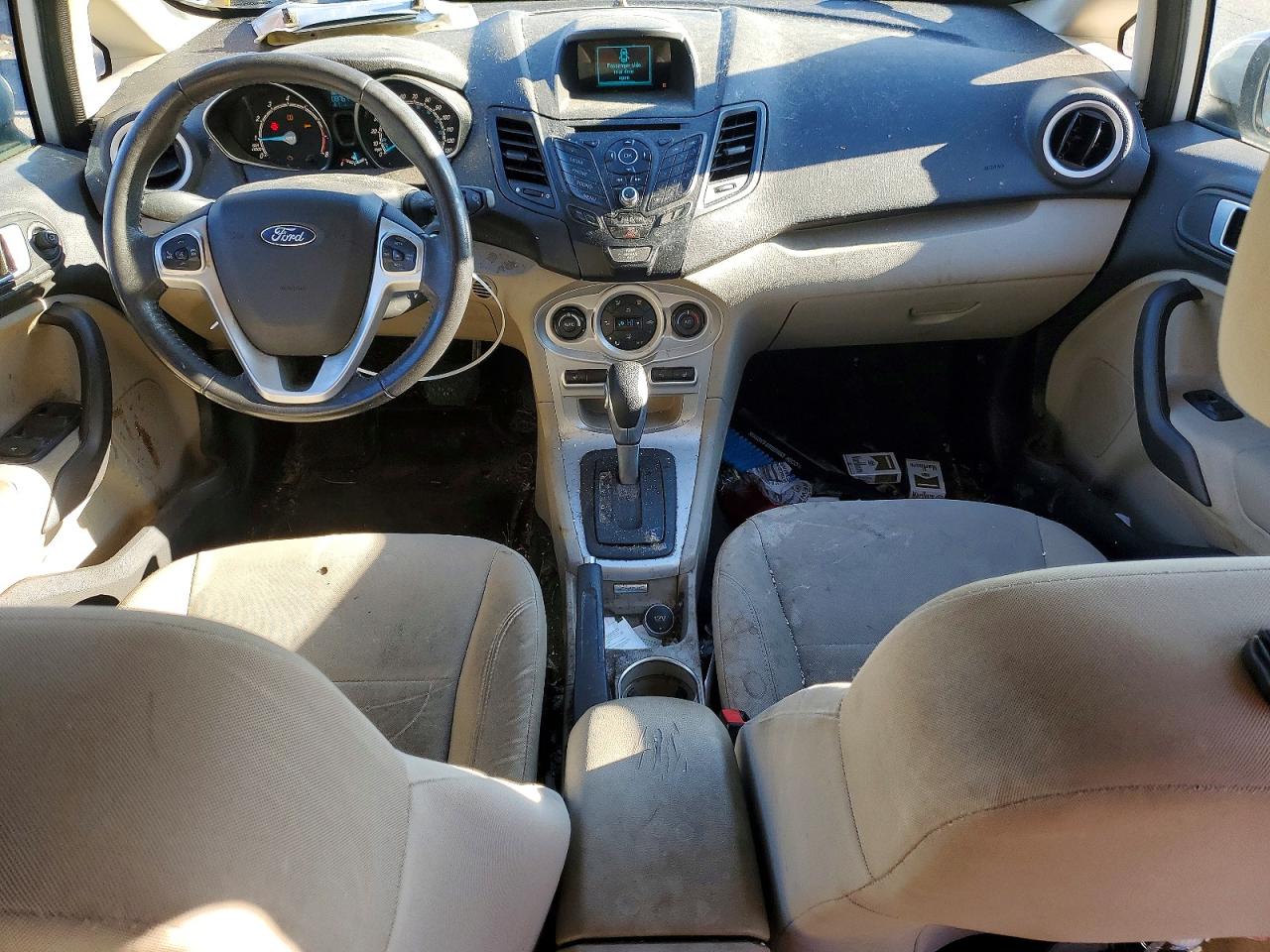2016 FORD FIESTA SE photo 8