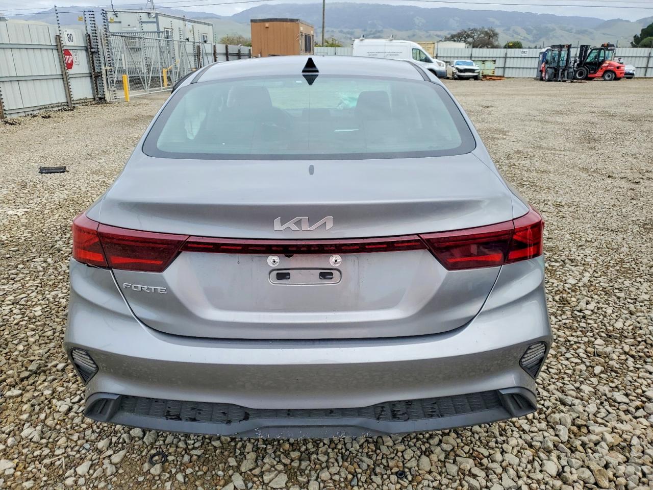 2024 KIA FORTE LX photo 6