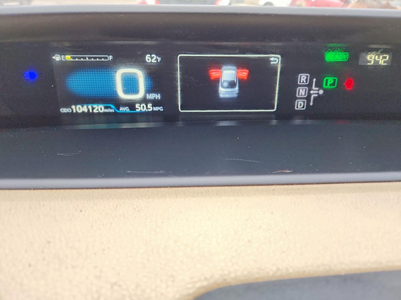2017 TOYOTA PRIUS photo 9