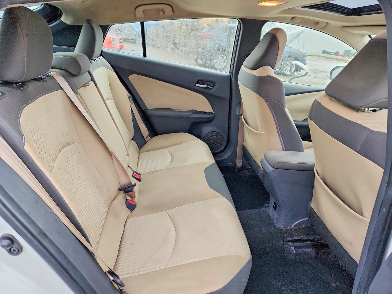 2017 TOYOTA PRIUS photo 10