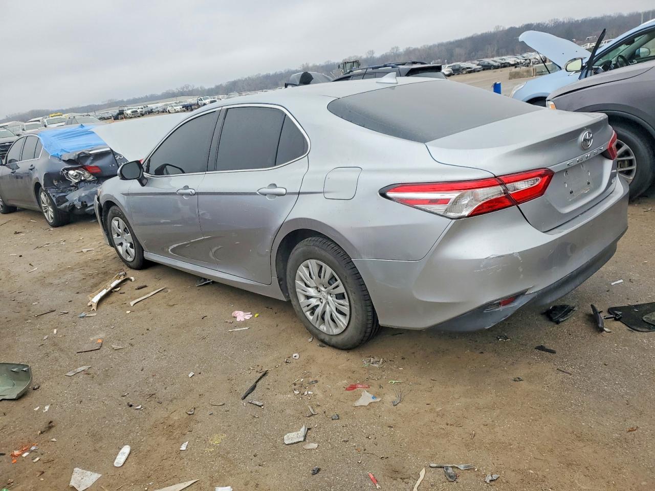 2019 TOYOTA CAMRY L photo 2