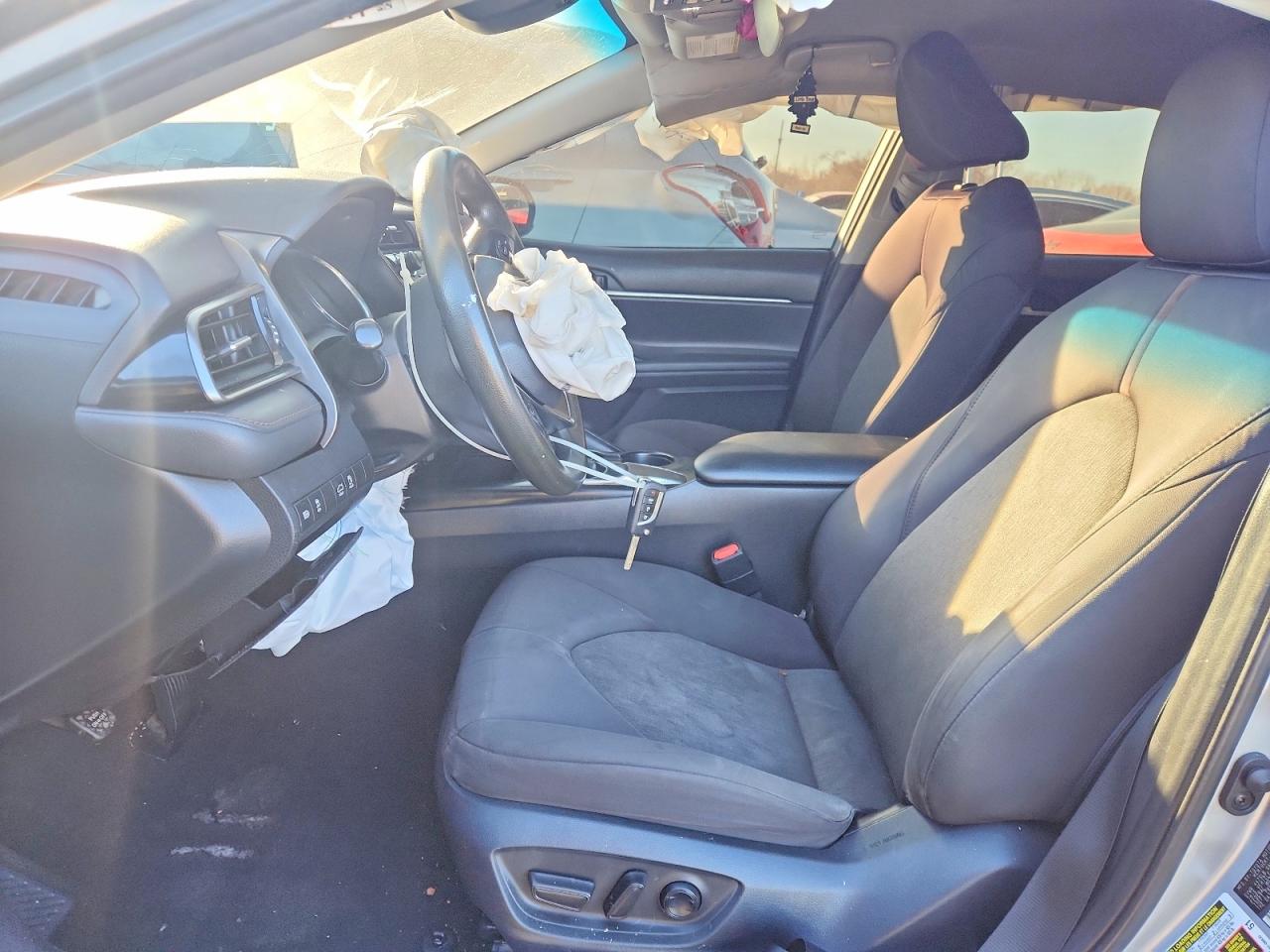 2019 TOYOTA CAMRY L photo 7