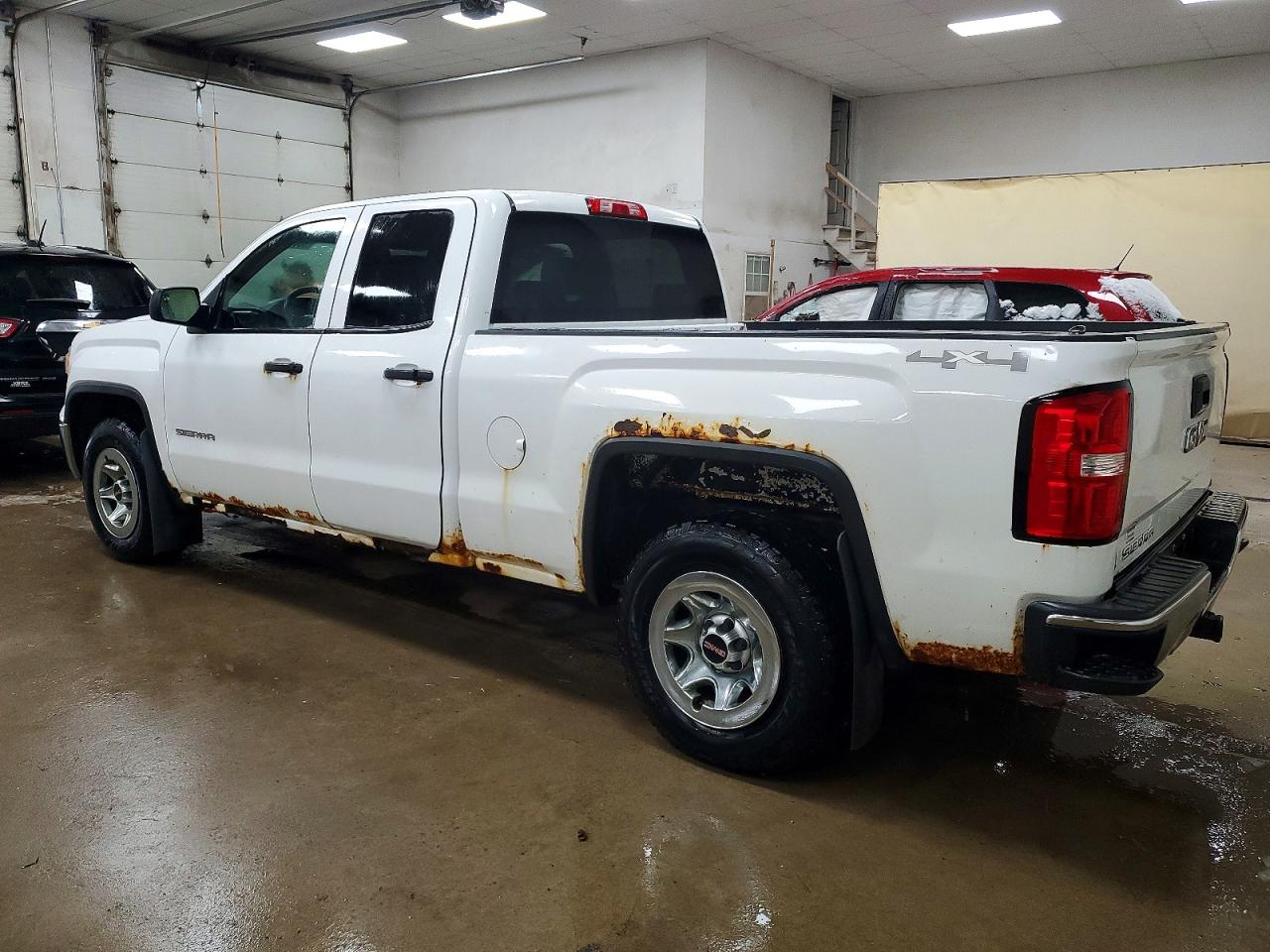2014 GMC SIERRA K1500 photo 2