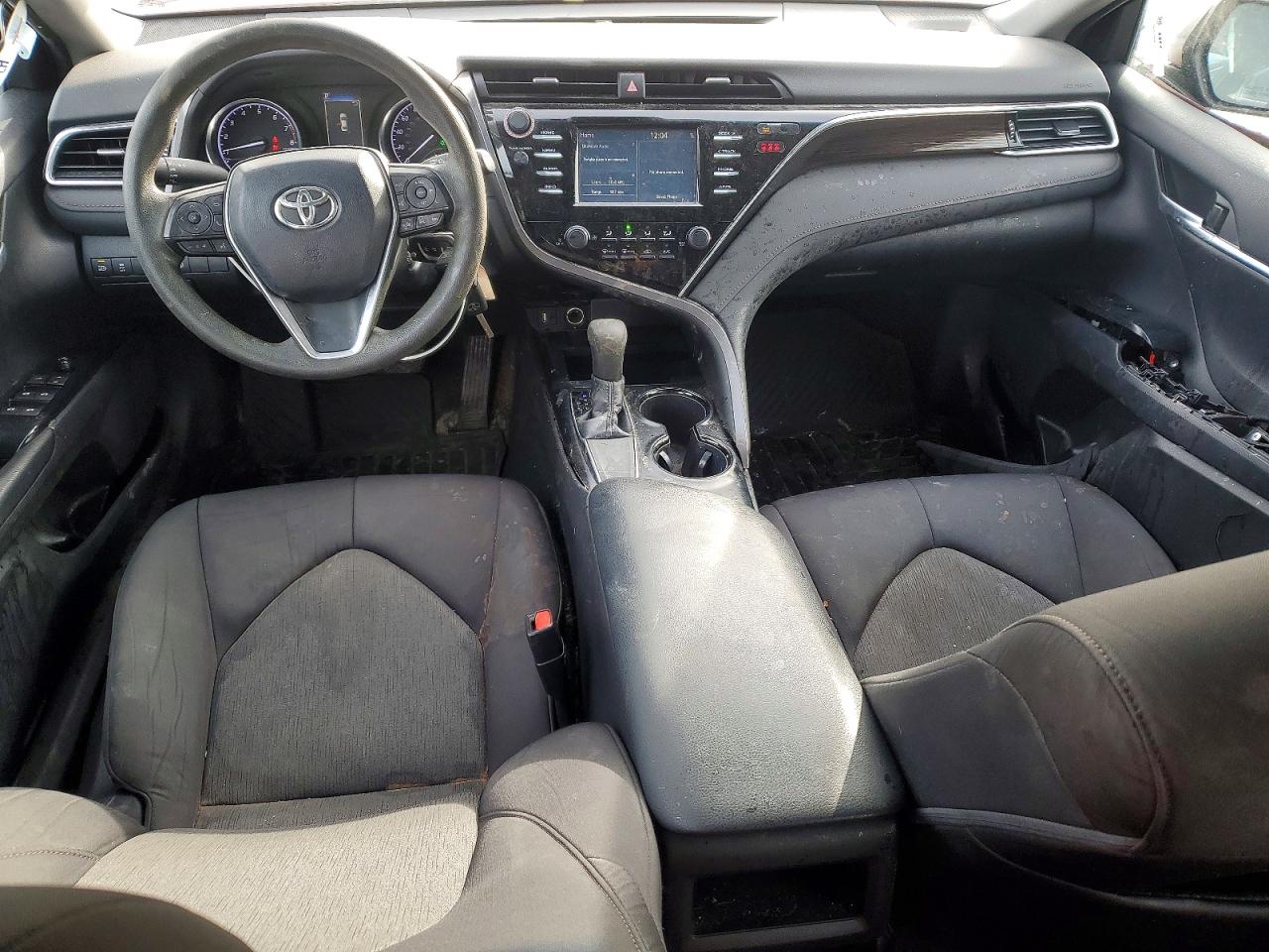 2018 TOYOTA CAMRY L photo 8